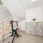 Aurora Villa